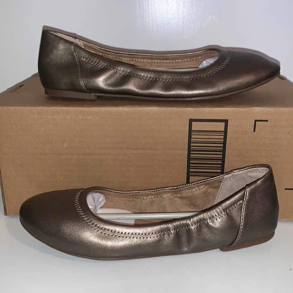 Amazon essentials women’s bronze ballet flats